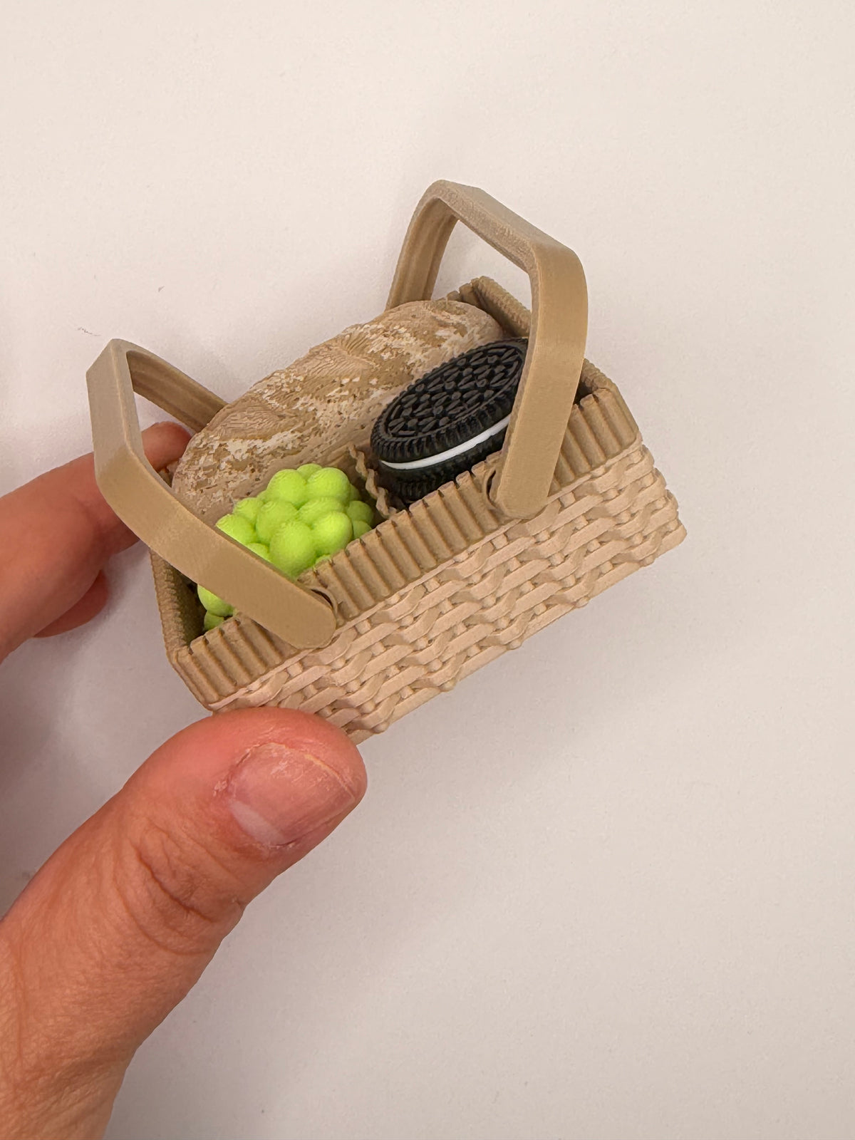 Mystery Picnic Basket, 4 slot
